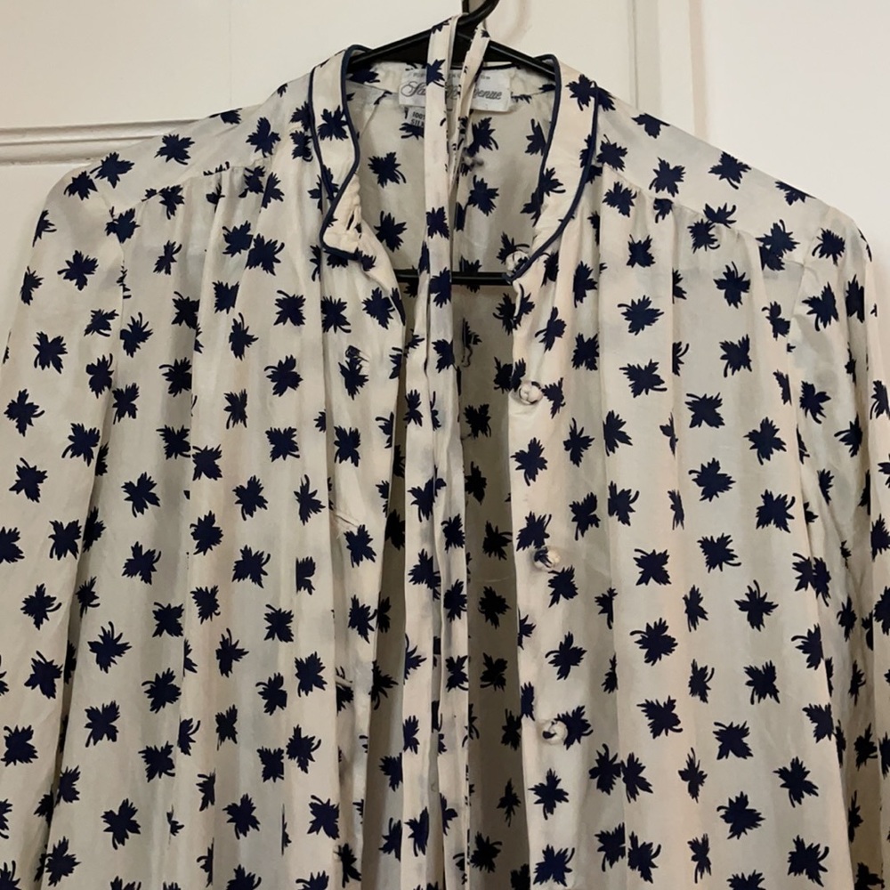 Saks Fifth Avenue 100% Silk Vintage Robe